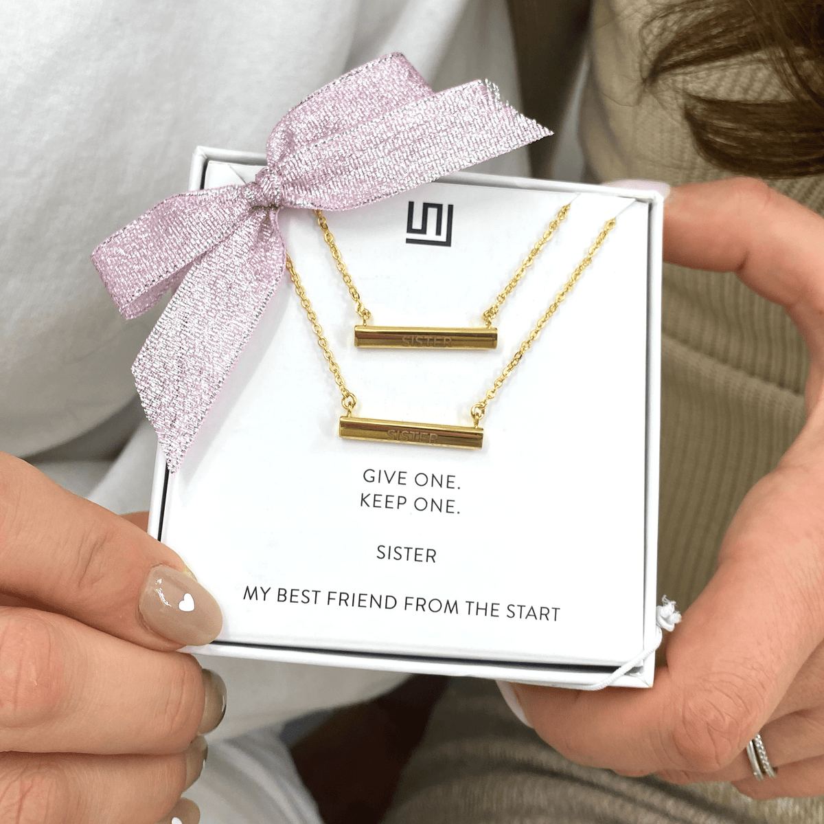 SISTERS Necklace Gift Set
