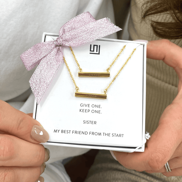 SISTERS Necklace Gift Set